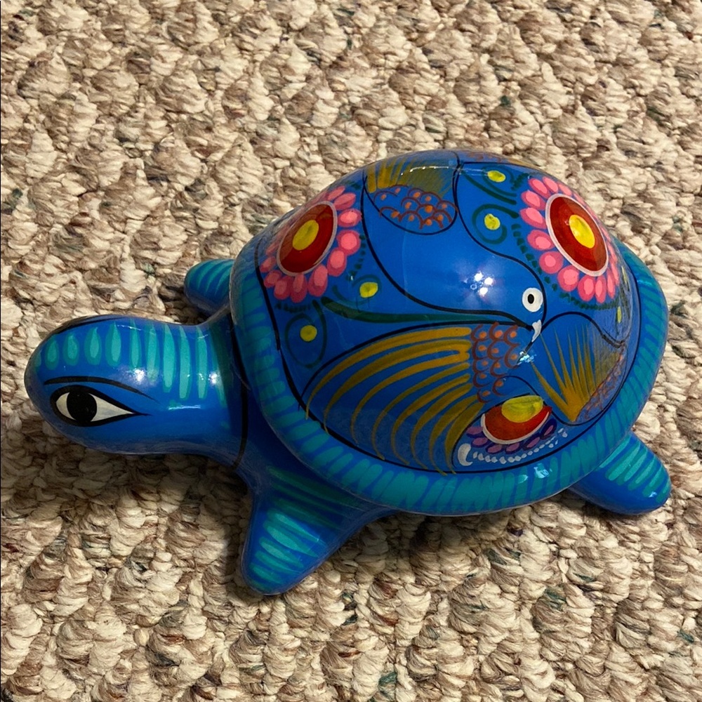 HAND PAINTED CLAY TURTLE KEEPSAKE TRINKET BOX FOLK ART MEXICAN POTTERY